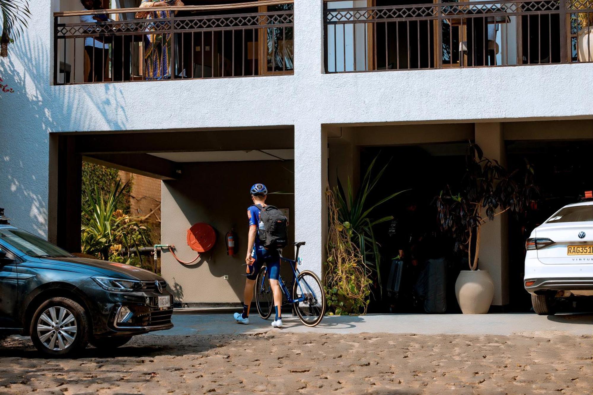 Kivu Hilltop View Resort Гисеньи Экстерьер фото